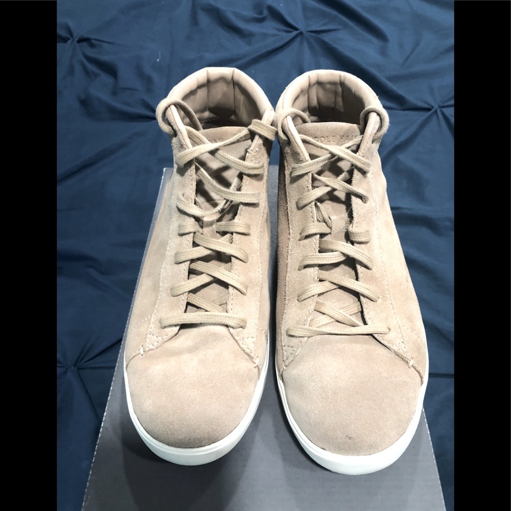 Women’s Casual Sneakers